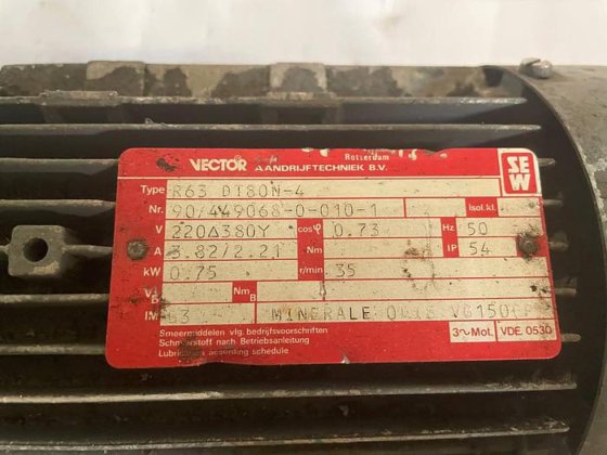 VECTOR AANDRIJFTECHNIEK B.V. 3 ∼ Mot VDE 0530 R63 R47 DT80N-4 (foto 1 di 3)