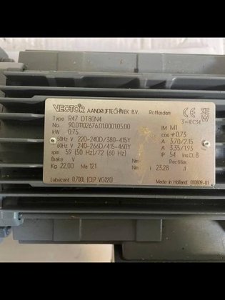VECTOR AANDRIJFTECHNIEK B.V. 3 ∼ Mot IEC34 R47 DT80N4 (photo 1 of 4)