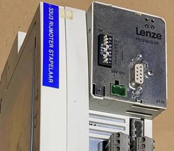 LENZE frequency controller PRDFIBUS-DP EVS9324-EP 13015956 (photo 1 sur 6)