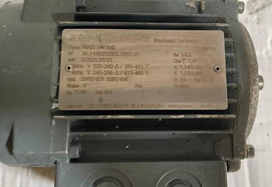 SEW-EURODRIVE Bruchsal 3 ∼ IEC34 WA20 DR63M2 90.1196252602.0001.07 (Foto 1 von 9)